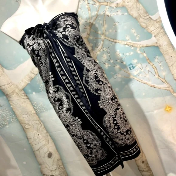 Pure by DKNY Giant bandanna print scarf - Picture 6 of 6